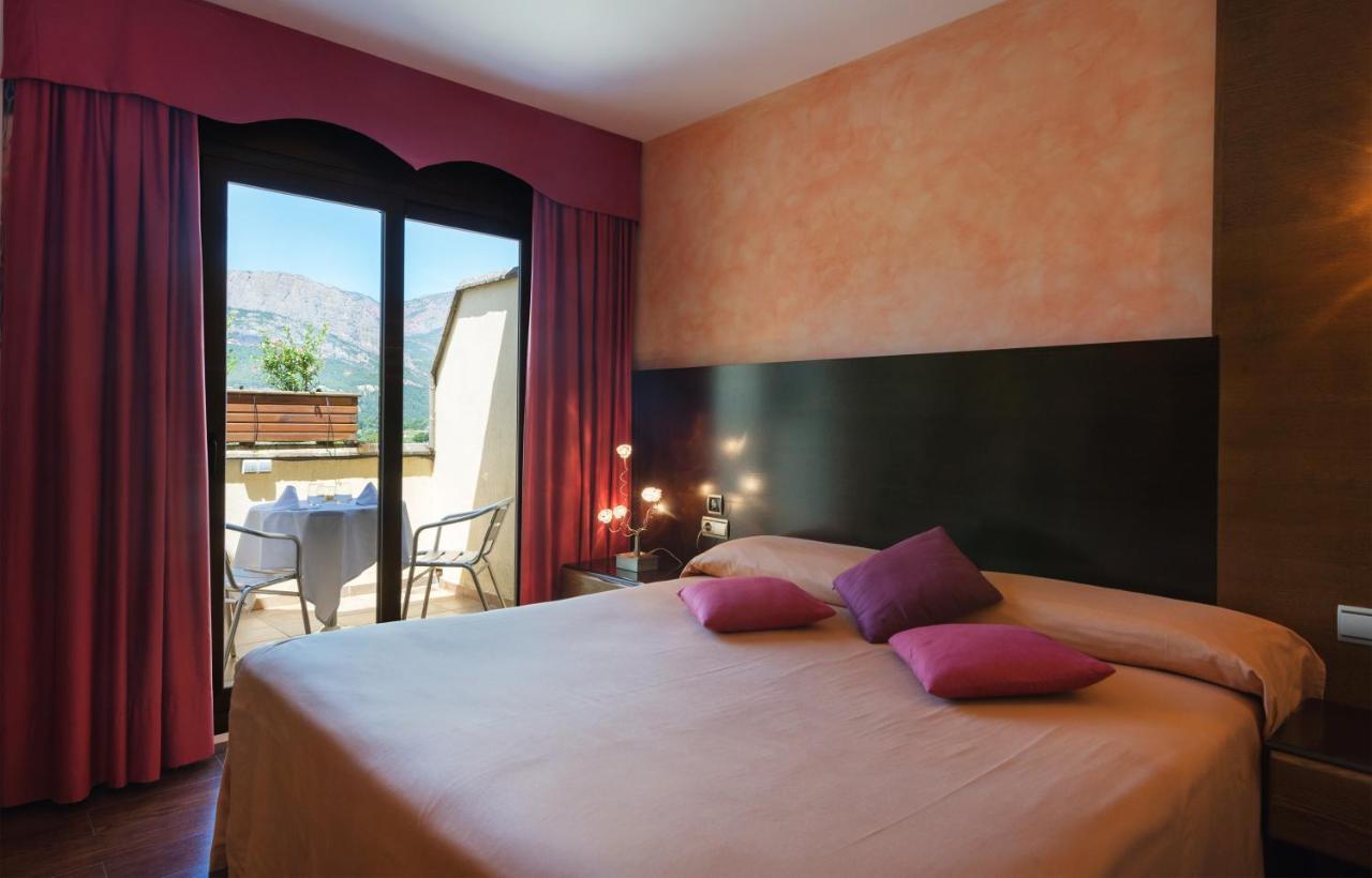 Hotel Restaurant Cal Petit Oliana Extérieur photo