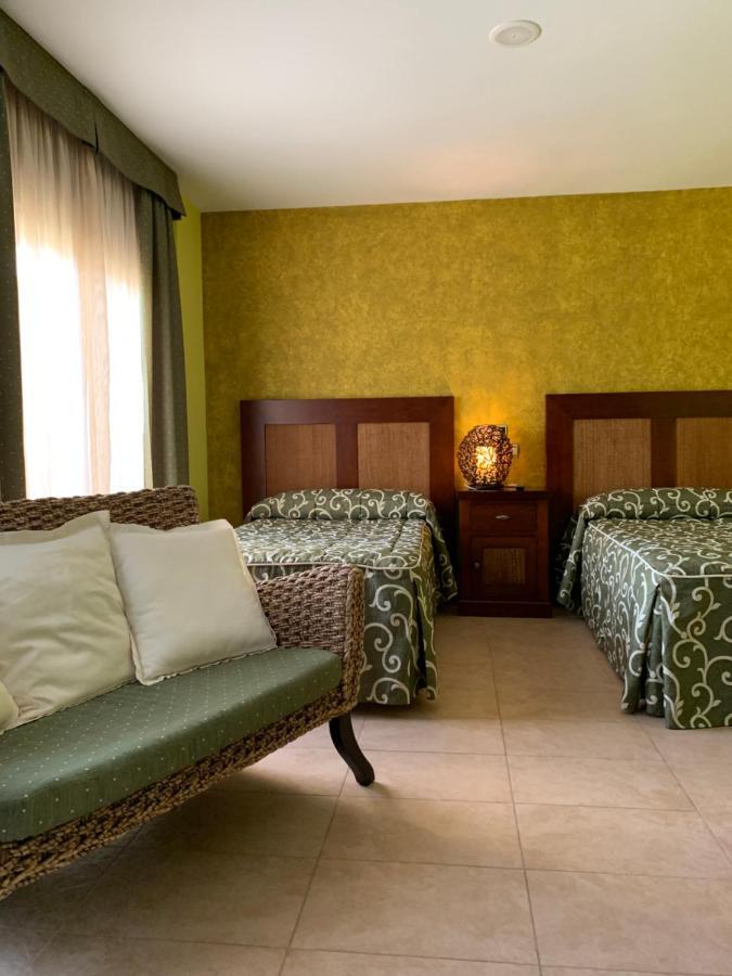 Hotel Restaurant Cal Petit Oliana Extérieur photo